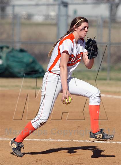 Thumbnail 3 in Queen City vs. Gilmer (Texas 2 Step Tournament) photogallery.