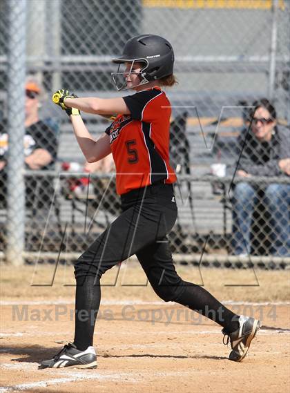 Thumbnail 1 in Queen City vs. Gilmer (Texas 2 Step Tournament) photogallery.