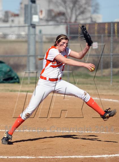 Thumbnail 1 in Queen City vs. Gilmer (Texas 2 Step Tournament) photogallery.