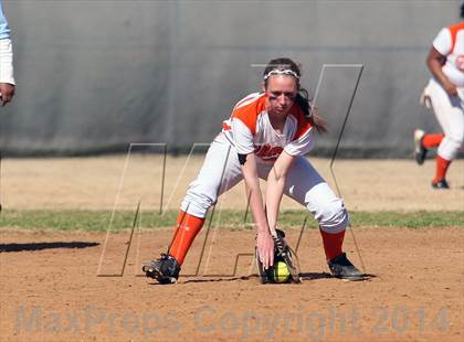 Thumbnail 3 in Queen City vs. Gilmer (Texas 2 Step Tournament) photogallery.