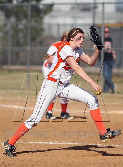 Thumbnail 3 in Queen City vs. Gilmer (Texas 2 Step Tournament) photogallery.