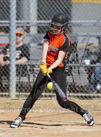 Thumbnail 2 in Queen City vs. Gilmer (Texas 2 Step Tournament) photogallery.