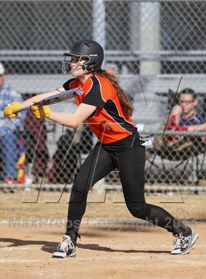 Thumbnail 1 in Queen City vs. Gilmer (Texas 2 Step Tournament) photogallery.