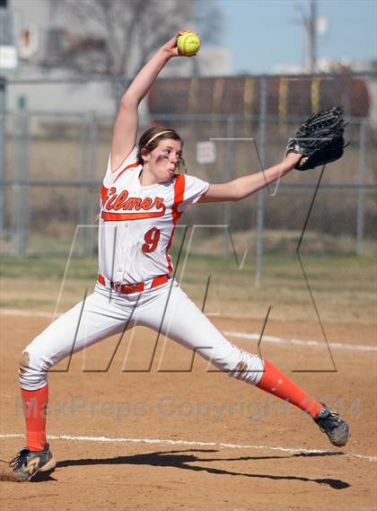 Thumbnail 2 in Queen City vs. Gilmer (Texas 2 Step Tournament) photogallery.
