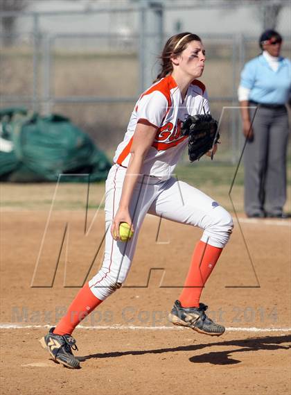 Thumbnail 3 in Queen City vs. Gilmer (Texas 2 Step Tournament) photogallery.