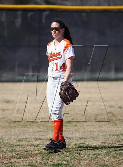 Thumbnail 1 in Queen City vs. Gilmer (Texas 2 Step Tournament) photogallery.