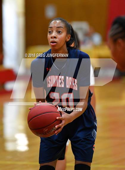 Thumbnail 2 in Cosumnes Oaks vs. Eastside College Prep (Cardinal Newman Classic) photogallery.