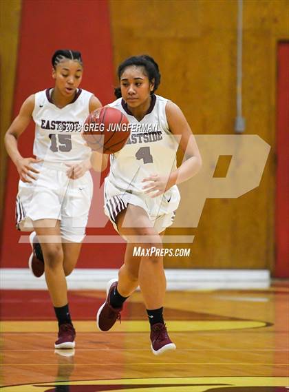 Thumbnail 2 in Cosumnes Oaks vs. Eastside College Prep (Cardinal Newman Classic) photogallery.