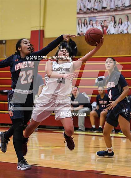 Thumbnail 2 in Cosumnes Oaks vs. Eastside College Prep (Cardinal Newman Classic) photogallery.