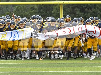 Thumbnail 1 in East Central @ Archbishop Moeller photogallery.