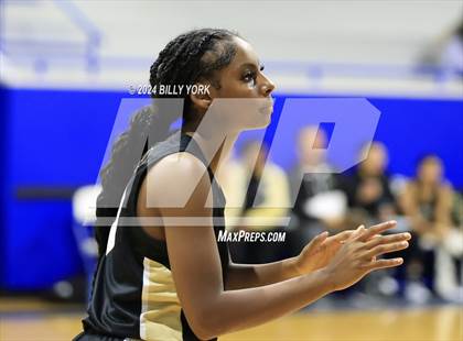 Thumbnail 1 in Pittsburg vs Chapel Hill photogallery.