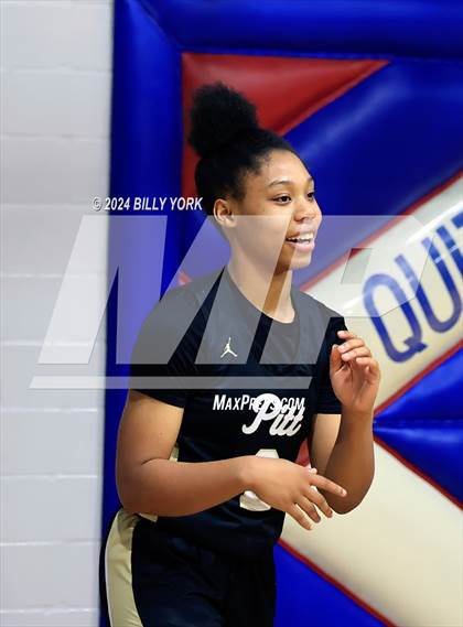 Thumbnail 3 in Pittsburg vs Chapel Hill photogallery.