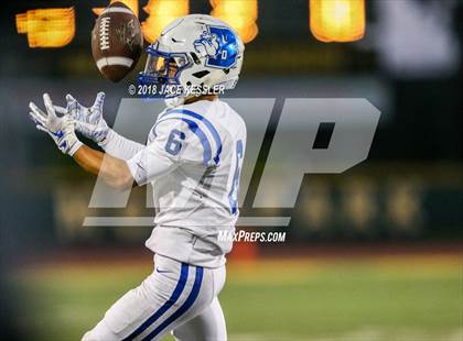Thumbnail 3 in Burbank @ Moorpark photogallery.