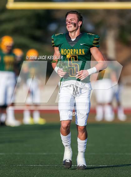 Thumbnail 3 in Burbank @ Moorpark photogallery.