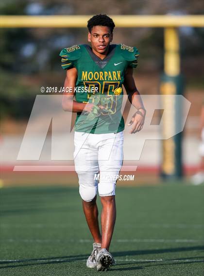 Thumbnail 2 in Burbank @ Moorpark photogallery.