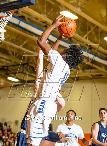 Thumbnail 2 in Middletown vs. Burke Catholic (Section 9 Class AA Final) photogallery.