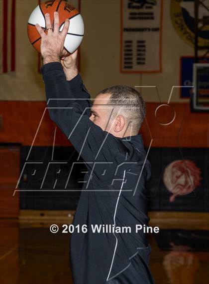 Thumbnail 1 in Middletown vs. Burke Catholic (Section 9 Class AA Final) photogallery.