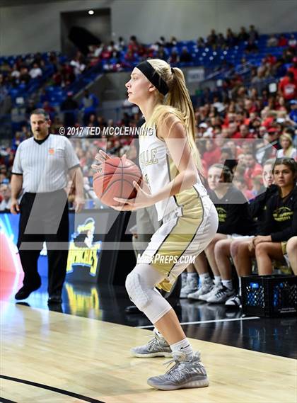 Thumbnail 1 in Pottsville vs. Pocahontas (AAA 4A Final) photogallery.