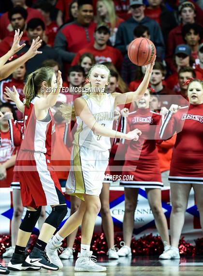 Thumbnail 1 in Pottsville vs. Pocahontas (AAA 4A Final) photogallery.