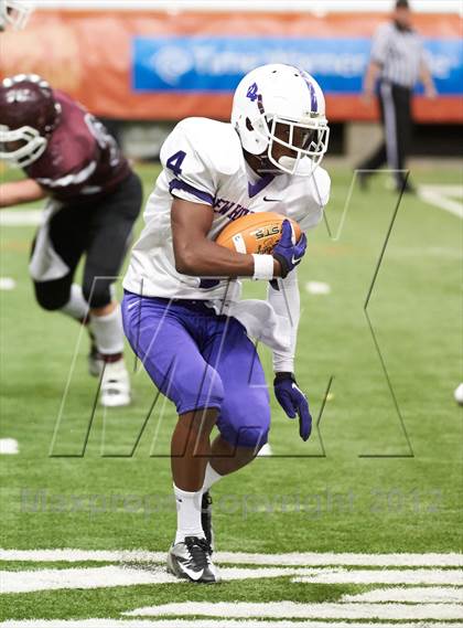 Thumbnail 2 in Orchard Park vs. New Rochelle (NYSPHSAA Class AA Final) photogallery.