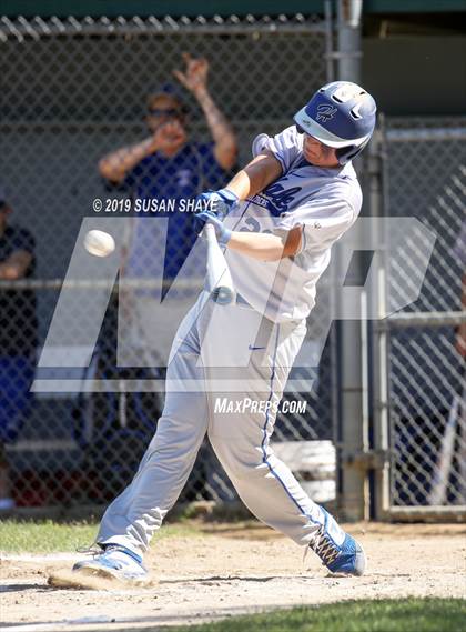 Thumbnail 2 in Tahanto Regional vs. Hopedale (MIAA Division 4 Central Final) photogallery.