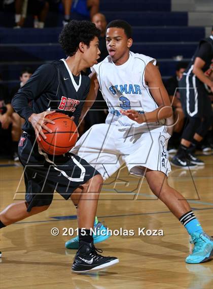 Thumbnail 2 in Buckley vs. Sylmar photogallery.