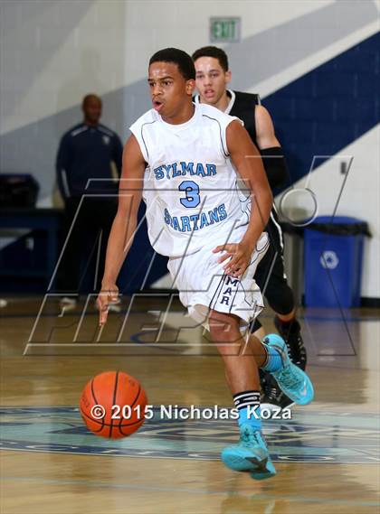 Thumbnail 3 in Buckley vs. Sylmar photogallery.