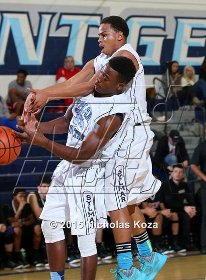 Thumbnail 3 in Buckley vs. Sylmar photogallery.