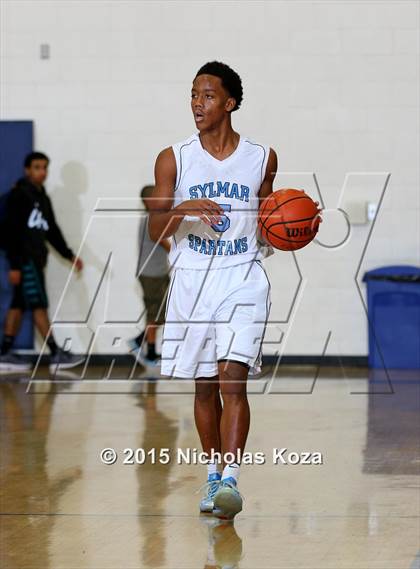 Thumbnail 3 in Buckley vs. Sylmar photogallery.