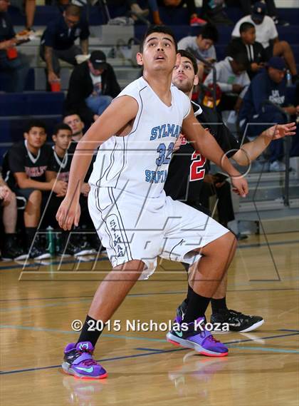 Thumbnail 2 in Buckley vs. Sylmar photogallery.