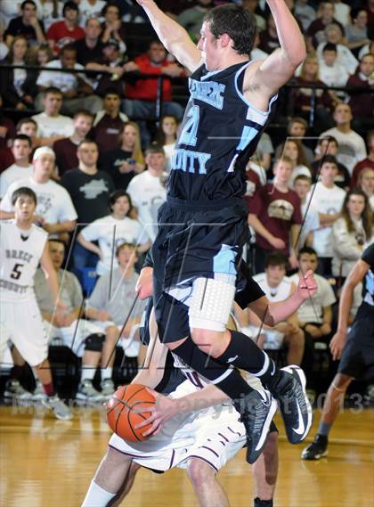 Thumbnail 3 in Muhlenberg County vs Breckinridge County (KHSAA 3rd Region Tournament) photogallery.