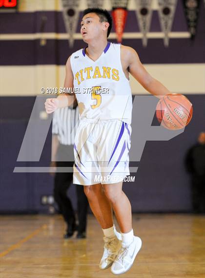 Thumbnail 3 in Moreau Catholic @ Kennedy photogallery.