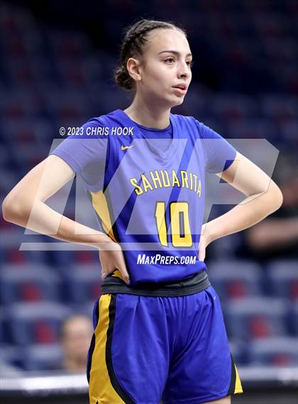 Thumbnail 3 in Sahuarita vs Amphitheater (MLK Basketball Classic) photogallery.
