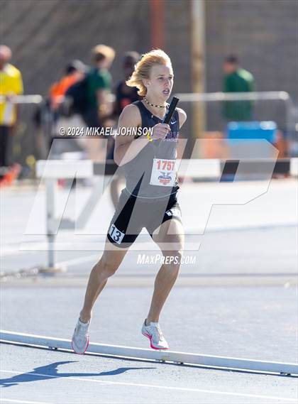 Thumbnail 2 in UF Relays (Saturday - 4 x 800 Meter Heat 1) photogallery.