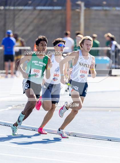 Thumbnail 2 in UF Relays (Saturday - 4 x 800 Meter Heat 1) photogallery.