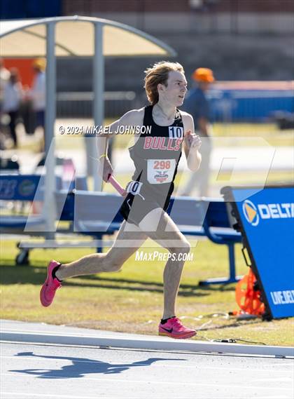 Thumbnail 1 in UF Relays (Saturday - 4 x 800 Meter Heat 1) photogallery.