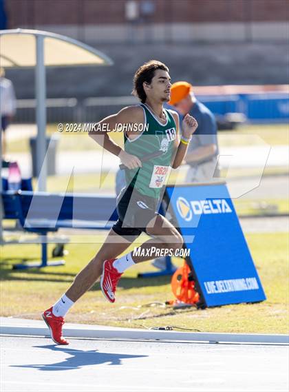 Thumbnail 3 in UF Relays (Saturday - 4 x 800 Meter Heat 1) photogallery.