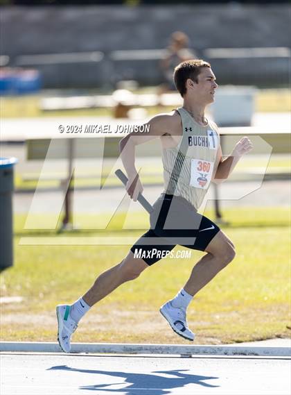 Thumbnail 2 in UF Relays (Saturday - 4 x 800 Meter Heat 1) photogallery.