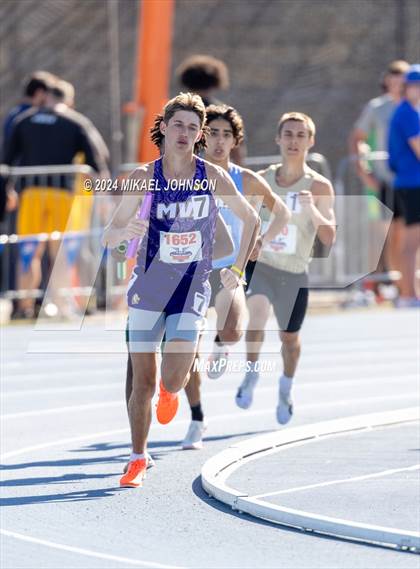 Thumbnail 1 in UF Relays (Saturday - 4 x 800 Meter Heat 1) photogallery.