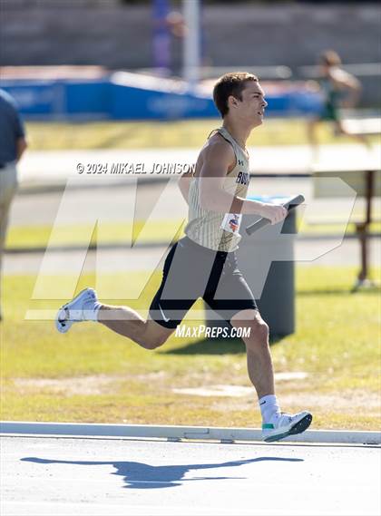 Thumbnail 1 in UF Relays (Saturday - 4 x 800 Meter Heat 1) photogallery.