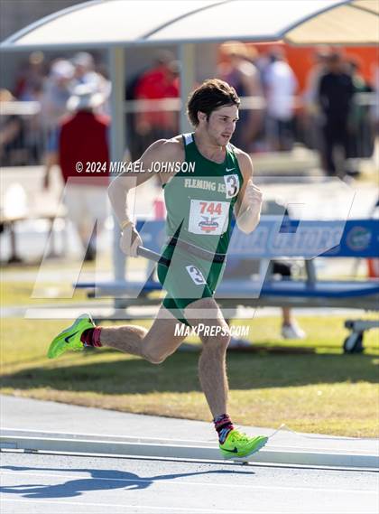 Thumbnail 1 in UF Relays (Saturday - 4 x 800 Meter Heat 1) photogallery.