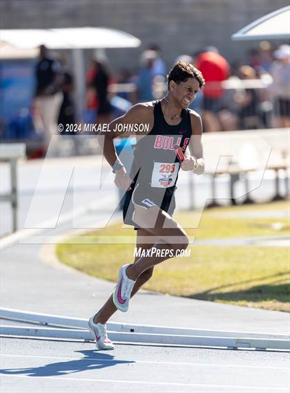 Thumbnail 1 in UF Relays (Saturday - 4 x 800 Meter Heat 1) photogallery.