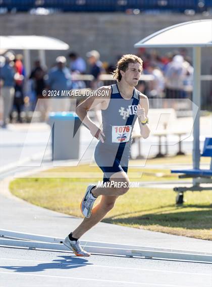 Thumbnail 2 in UF Relays (Saturday - 4 x 800 Meter Heat 1) photogallery.