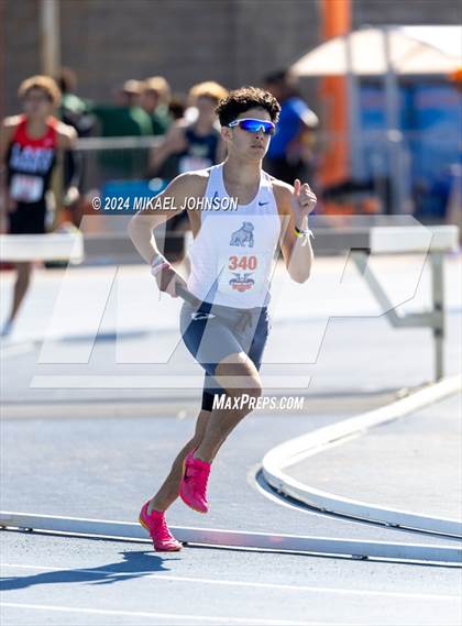 Thumbnail 1 in UF Relays (Saturday - 4 x 800 Meter Heat 1) photogallery.