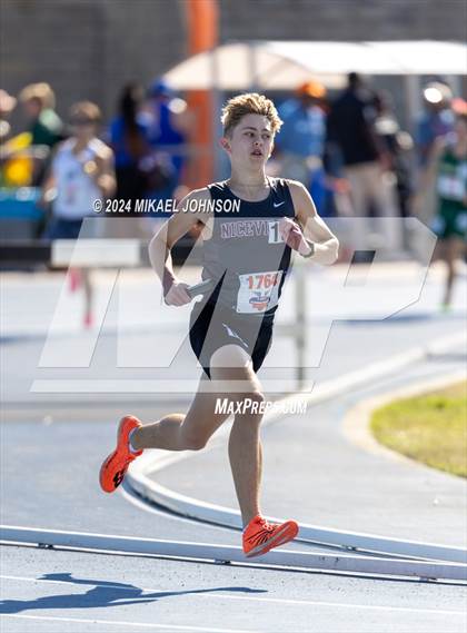 Thumbnail 1 in UF Relays (Saturday - 4 x 800 Meter Heat 1) photogallery.