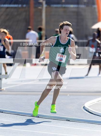 Thumbnail 2 in UF Relays (Saturday - 4 x 800 Meter Heat 1) photogallery.