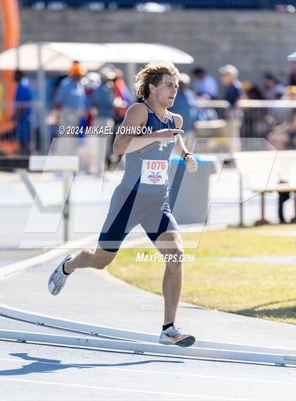 Thumbnail 1 in UF Relays (Saturday - 4 x 800 Meter Heat 1) photogallery.