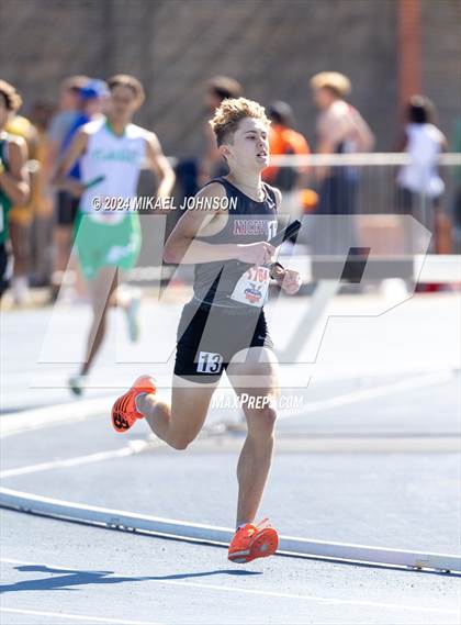 Thumbnail 1 in UF Relays (Saturday - 4 x 800 Meter Heat 1) photogallery.