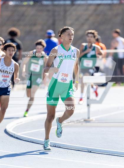 Thumbnail 2 in UF Relays (Saturday - 4 x 800 Meter Heat 1) photogallery.