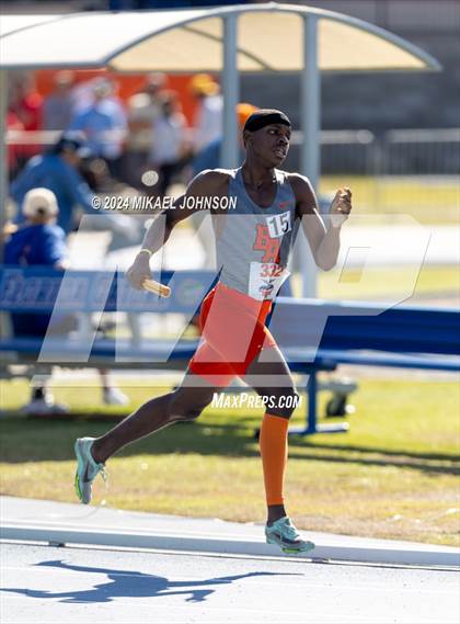 Thumbnail 1 in UF Relays (Saturday - 4 x 800 Meter Heat 1) photogallery.